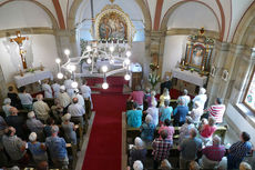 Nachfeier des Mährisch-Neustädter Wachsstockfestes an der Weingartenkapelle (Foto: Karl-Franz Thiede)